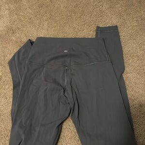 Lululemon aligns size 6